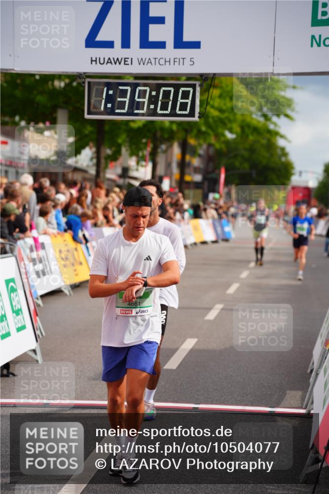 20.09.2026 - PSD Bank Halbmarathon LAZAROV Photography http://msf.ph/oto/10504077 20.09.2026 11:39:08 Ziel 1115, 1316, 1764, 2515, 4148, 4661 meine-sportfotos.de
