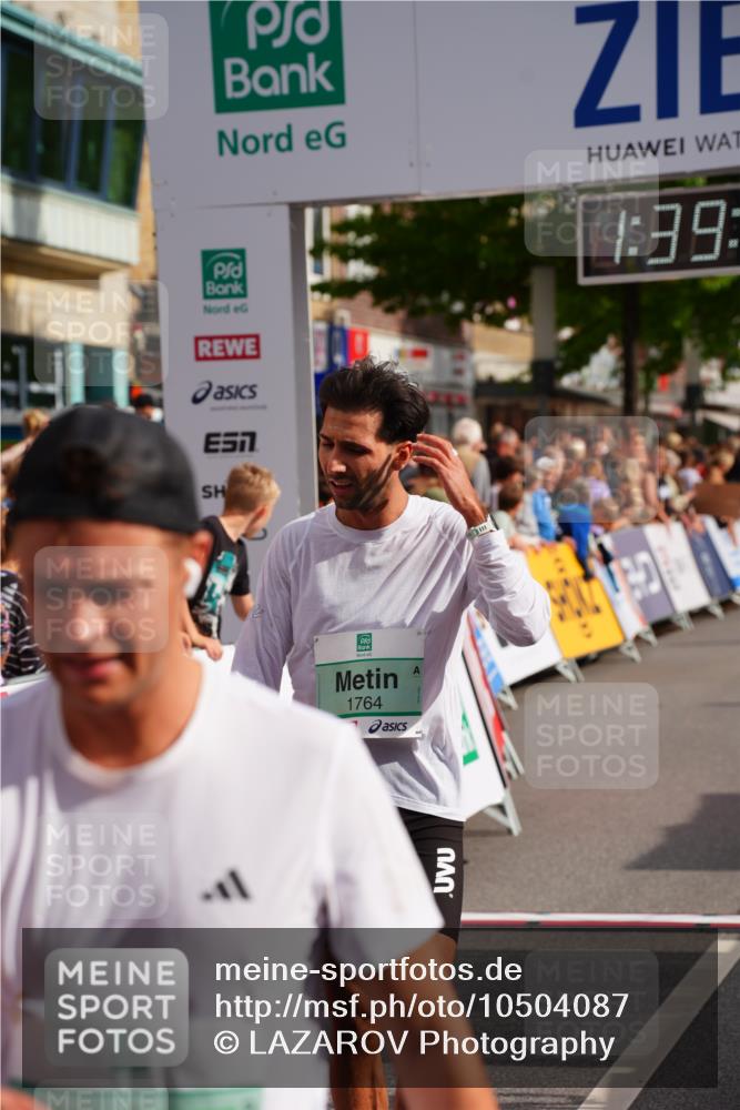 20.09.2026 - PSD Bank Halbmarathon LAZAROV Photography http://msf.ph/oto/10504087 20.09.2026 11:39:10 Ziel 1115, 1316, 1764, 4148, 4661, 4683 meine-sportfotos.de