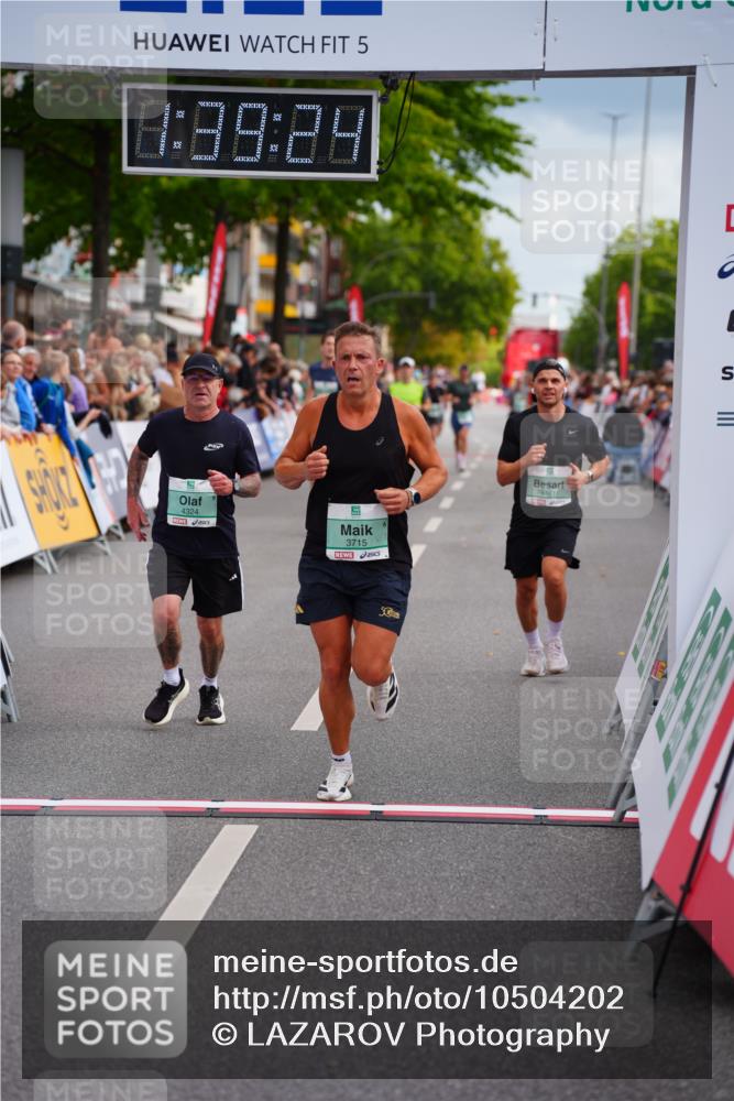 20.09.2026 - PSD Bank Halbmarathon LAZAROV Photography http://msf.ph/oto/10504202 20.09.2026 11:39:24 Ziel 2984, 3715, 4324, 4461 meine-sportfotos.de