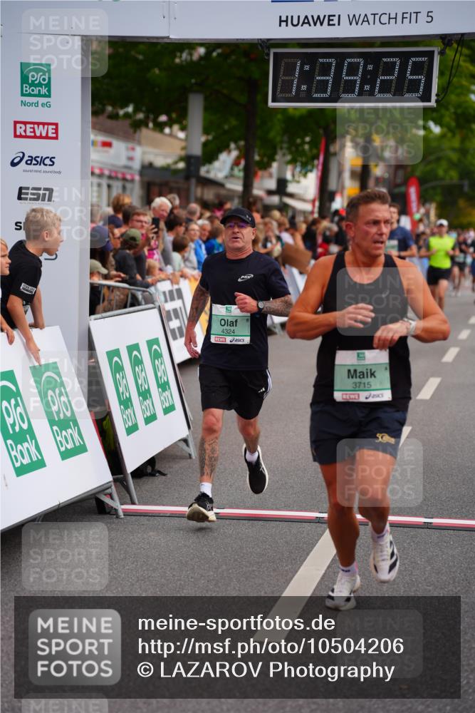 20.09.2026 - PSD Bank Halbmarathon LAZAROV Photography http://msf.ph/oto/10504206 20.09.2026 11:39:25 Ziel 2984, 3121, 3715, 4324, 4461 meine-sportfotos.de