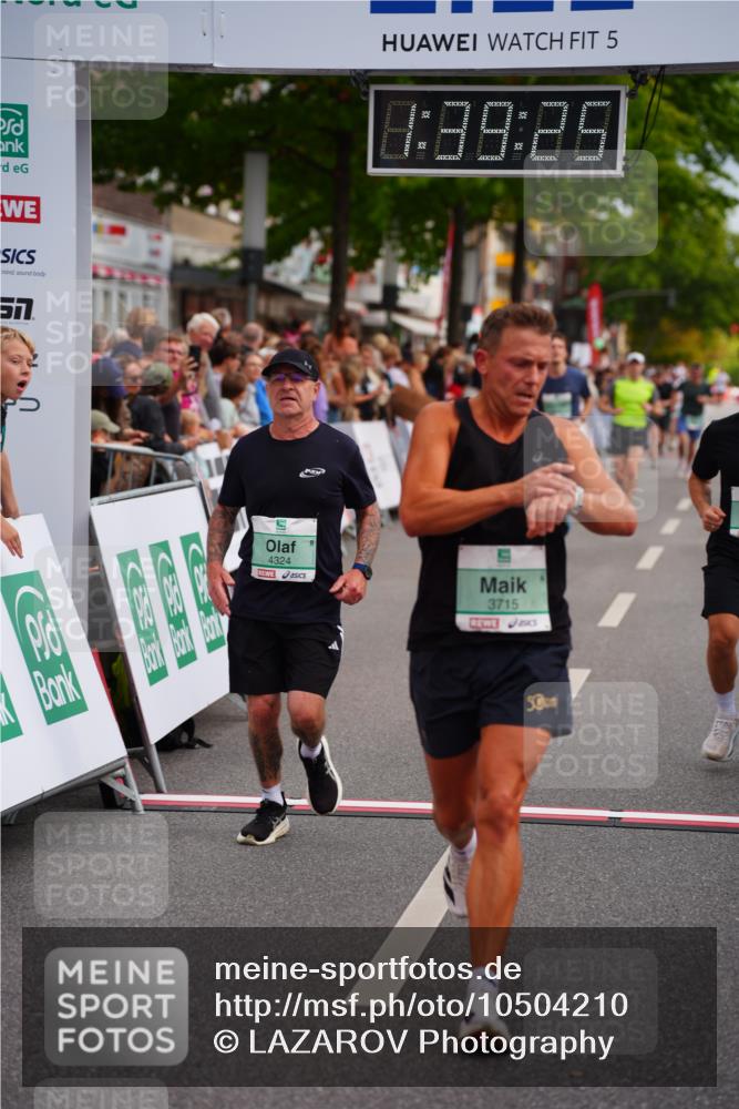 20.09.2026 - PSD Bank Halbmarathon LAZAROV Photography http://msf.ph/oto/10504210 20.09.2026 11:39:25 Ziel 2984, 3121, 3715, 4324, 4461 meine-sportfotos.de