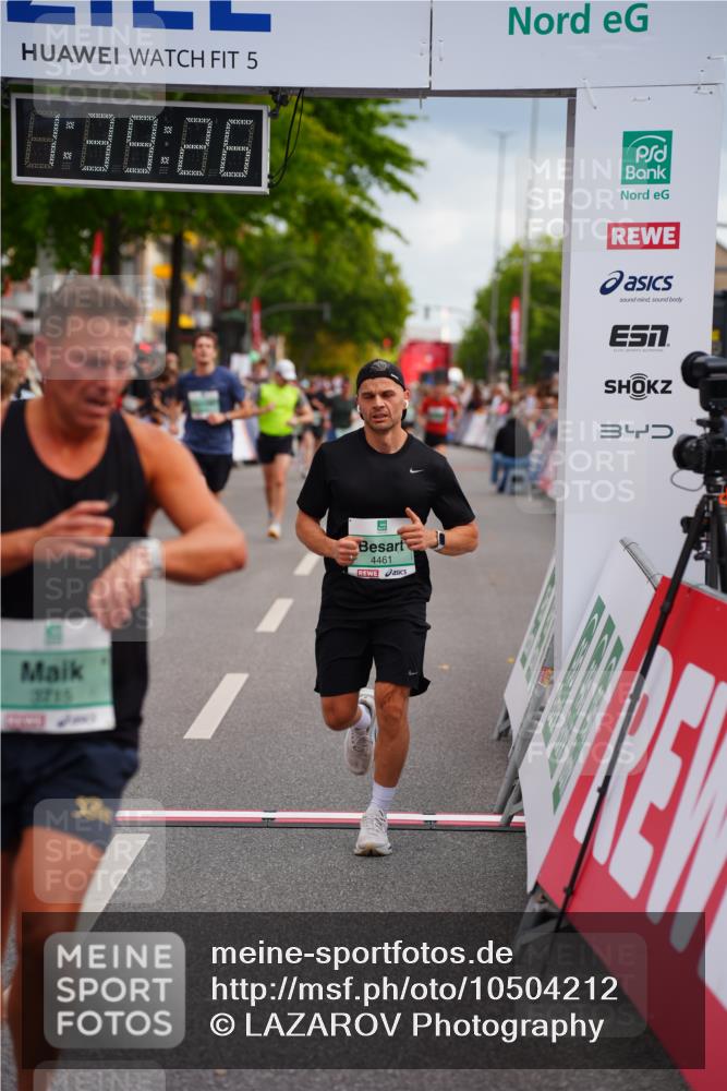 20.09.2026 - PSD Bank Halbmarathon LAZAROV Photography http://msf.ph/oto/10504212 20.09.2026 11:39:25 Ziel 2984, 3121, 3715, 4324, 4461 meine-sportfotos.de