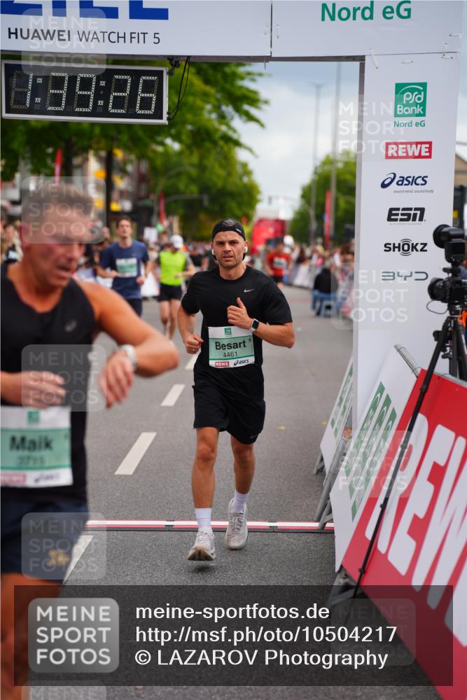 20.09.2026 - PSD Bank Halbmarathon LAZAROV Photography http://msf.ph/oto/10504217 20.09.2026 11:39:26 Ziel 3121, 3715, 4324, 4461 meine-sportfotos.de