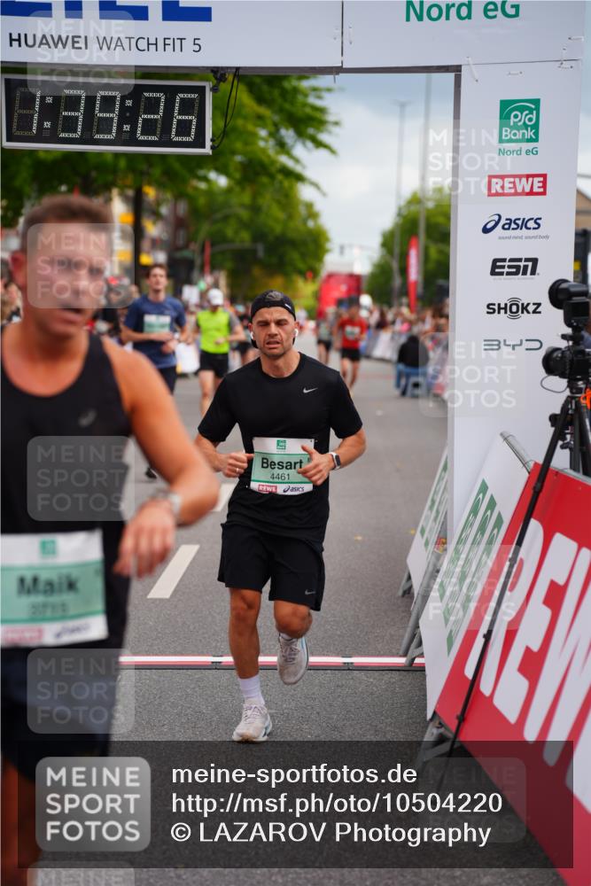 20.09.2026 - PSD Bank Halbmarathon LAZAROV Photography http://msf.ph/oto/10504220 20.09.2026 11:39:26 Ziel 3121, 3715, 4324, 4461 meine-sportfotos.de