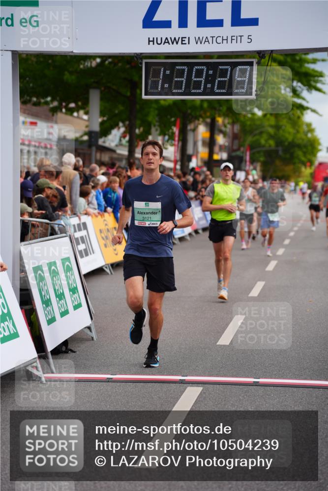 20.09.2026 - PSD Bank Halbmarathon LAZAROV Photography http://msf.ph/oto/10504239 20.09.2026 11:39:29 Ziel 2649, 3121, 3715, 4324, 4461 meine-sportfotos.de