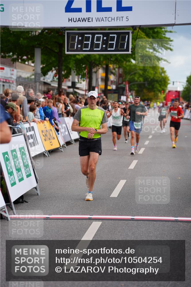 20.09.2026 - PSD Bank Halbmarathon LAZAROV Photography http://msf.ph/oto/10504254 20.09.2026 11:39:30 Ziel 2649, 3121, 3715, 4022, 4324, 4461 meine-sportfotos.de