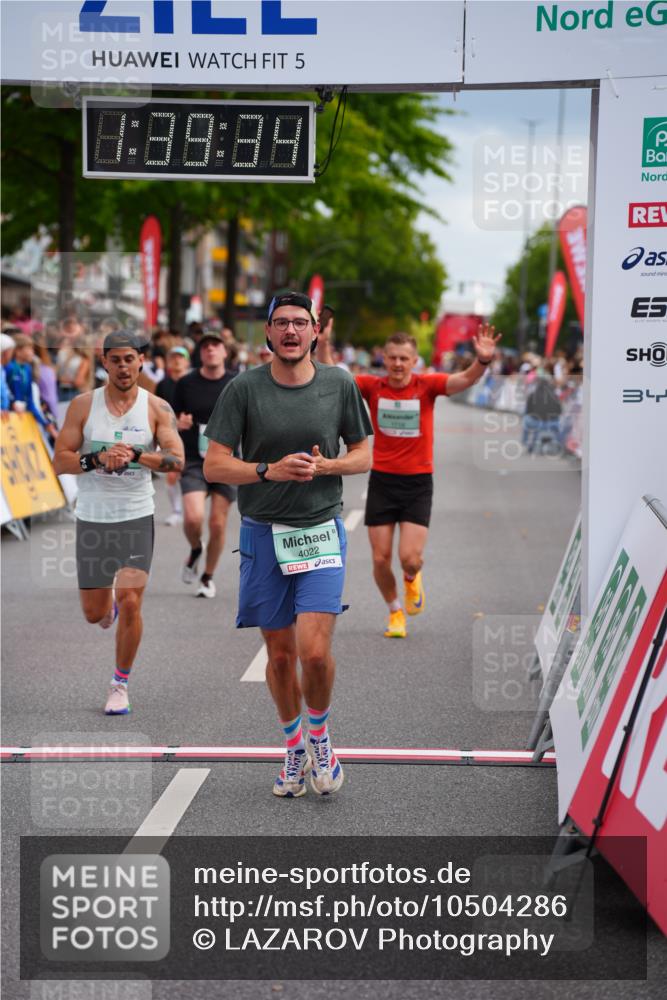 20.09.2026 - PSD Bank Halbmarathon LAZAROV Photography http://msf.ph/oto/10504286 20.09.2026 11:39:34 Ziel 1103, 1719, 2649, 2782, 3121, 4022, 4436 meine-sportfotos.de