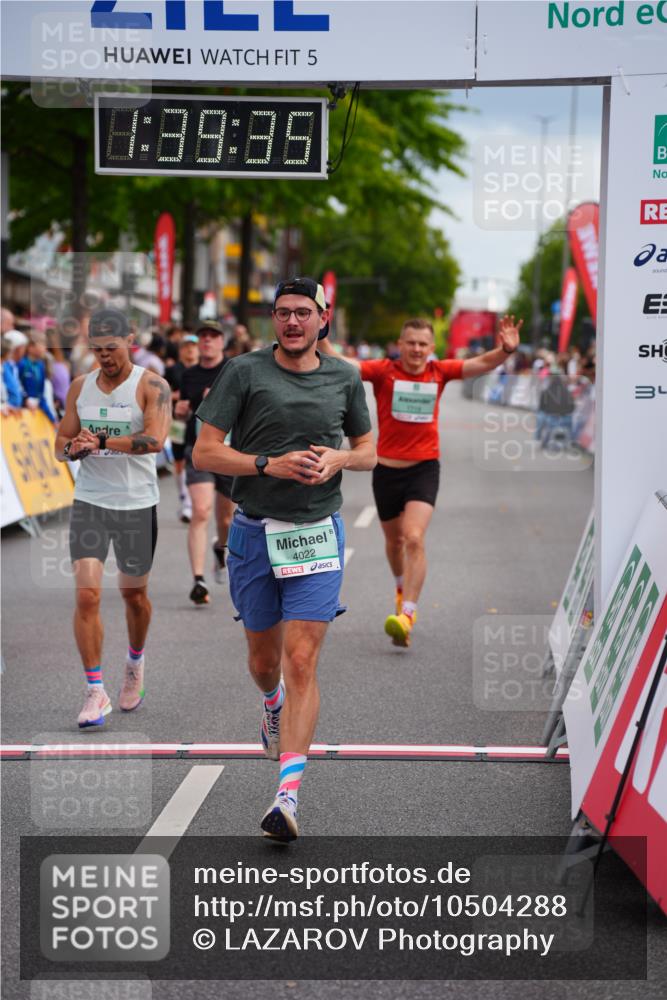 20.09.2026 - PSD Bank Halbmarathon LAZAROV Photography http://msf.ph/oto/10504288 20.09.2026 11:39:34 Ziel 1103, 1719, 2649, 2782, 3121, 4022, 4436 meine-sportfotos.de