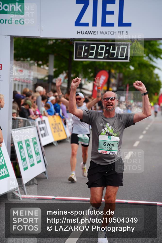 20.09.2026 - PSD Bank Halbmarathon LAZAROV Photography http://msf.ph/oto/10504349 20.09.2026 11:39:40 Ziel 1103, 1656, 1662, 1719, 2782, 3919, 4022, 4436 meine-sportfotos.de