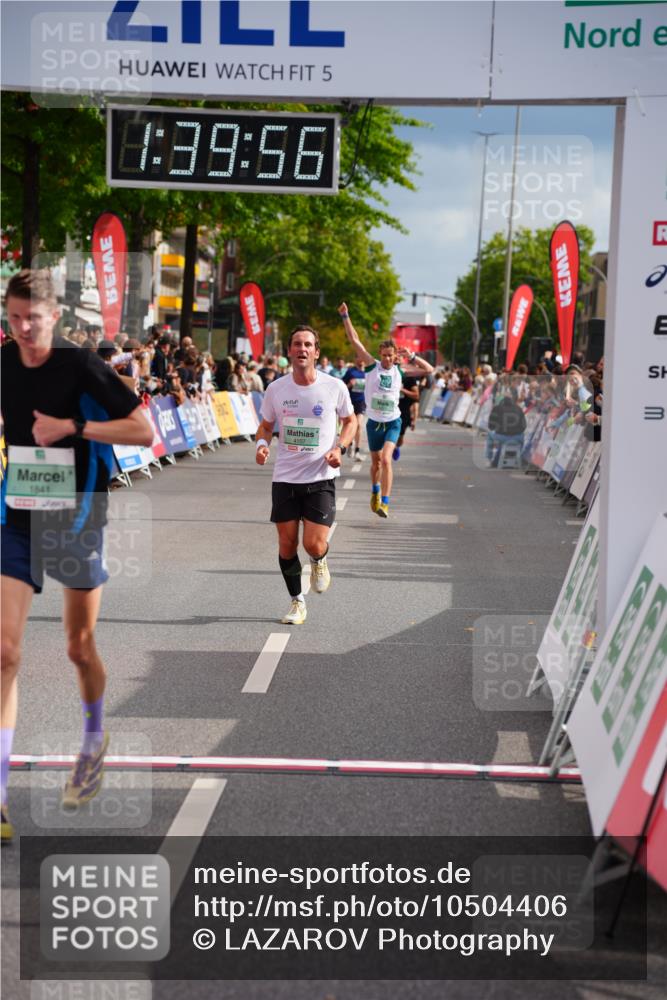 20.09.2026 - PSD Bank Halbmarathon LAZAROV Photography http://msf.ph/oto/10504406 20.09.2026 11:39:55 Ziel 1841, 4107, 4293 meine-sportfotos.de
