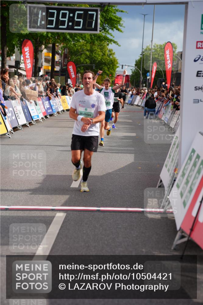 20.09.2026 - PSD Bank Halbmarathon LAZAROV Photography http://msf.ph/oto/10504421 20.09.2026 11:39:56 Ziel 1841, 4107, 4293 meine-sportfotos.de