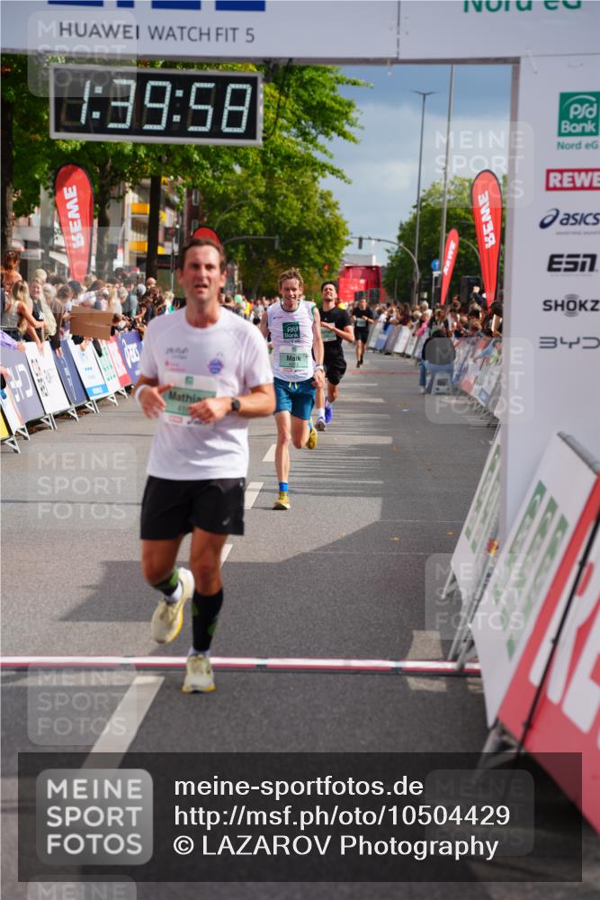 20.09.2026 - PSD Bank Halbmarathon LAZAROV Photography http://msf.ph/oto/10504429 20.09.2026 11:39:57 Ziel 1841, 2387, 4107, 4293 meine-sportfotos.de