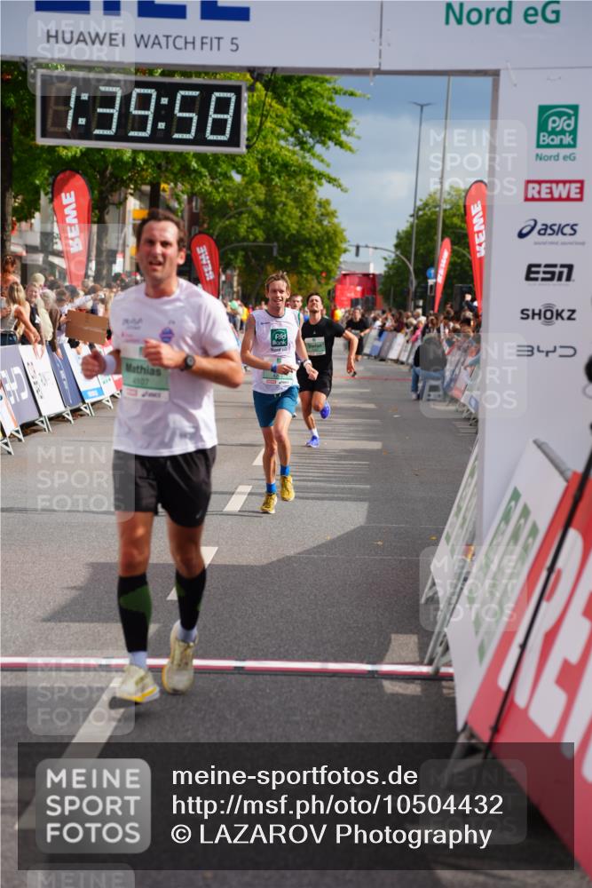 20.09.2026 - PSD Bank Halbmarathon LAZAROV Photography http://msf.ph/oto/10504432 20.09.2026 11:39:57 Ziel 1841, 2387, 4107, 4293 meine-sportfotos.de