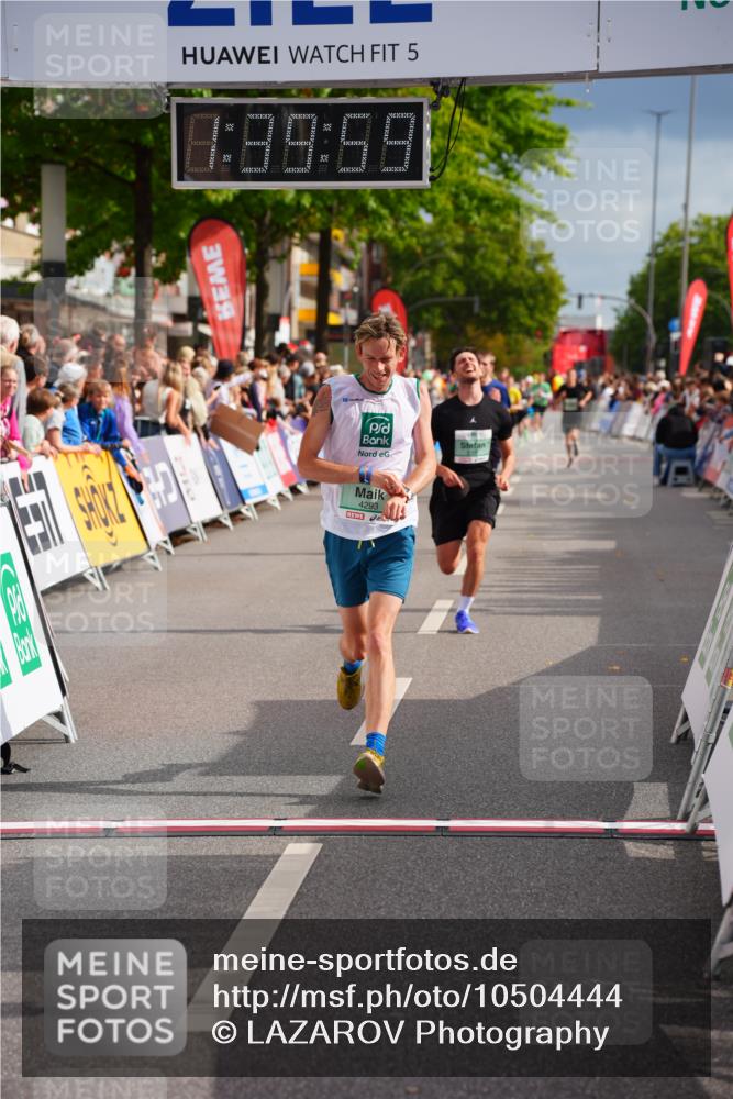 20.09.2026 - PSD Bank Halbmarathon LAZAROV Photography http://msf.ph/oto/10504444 20.09.2026 11:39:59 Ziel 1841, 2387, 3596, 4107, 4293 meine-sportfotos.de