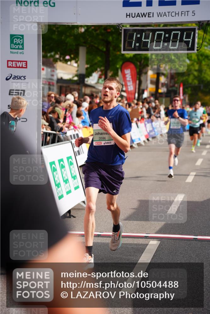 20.09.2026 - PSD Bank Halbmarathon LAZAROV Photography http://msf.ph/oto/10504488 20.09.2026 11:40:03 Ziel 1841, 2387, 3596, 4107, 4198, 4293 meine-sportfotos.de