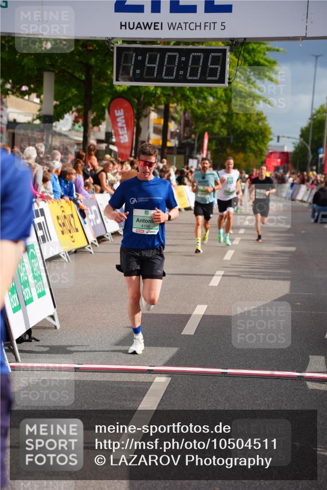 20.09.2026 - PSD Bank Halbmarathon LAZAROV Photography http://msf.ph/oto/10504511 20.09.2026 11:40:05 Ziel 2387, 3596, 4107, 4198, 4293, 4313, 4697 meine-sportfotos.de
