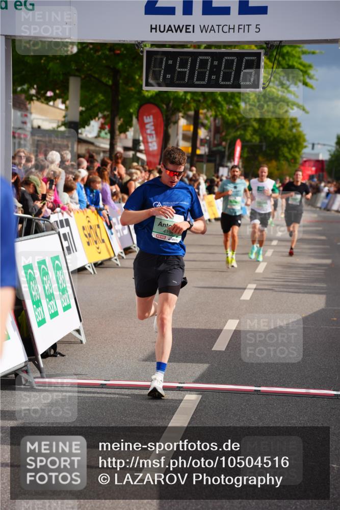 20.09.2026 - PSD Bank Halbmarathon LAZAROV Photography http://msf.ph/oto/10504516 20.09.2026 11:40:05 Ziel 2387, 3596, 4107, 4198, 4293, 4313, 4697 meine-sportfotos.de