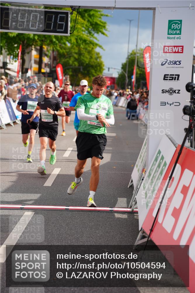 20.09.2026 - PSD Bank Halbmarathon LAZAROV Photography http://msf.ph/oto/10504594 20.09.2026 11:40:15 Ziel 1466, 3125, 3605, 3769, 3888, 4313, 4506, 4672, 4697, 4706 meine-sportfotos.de