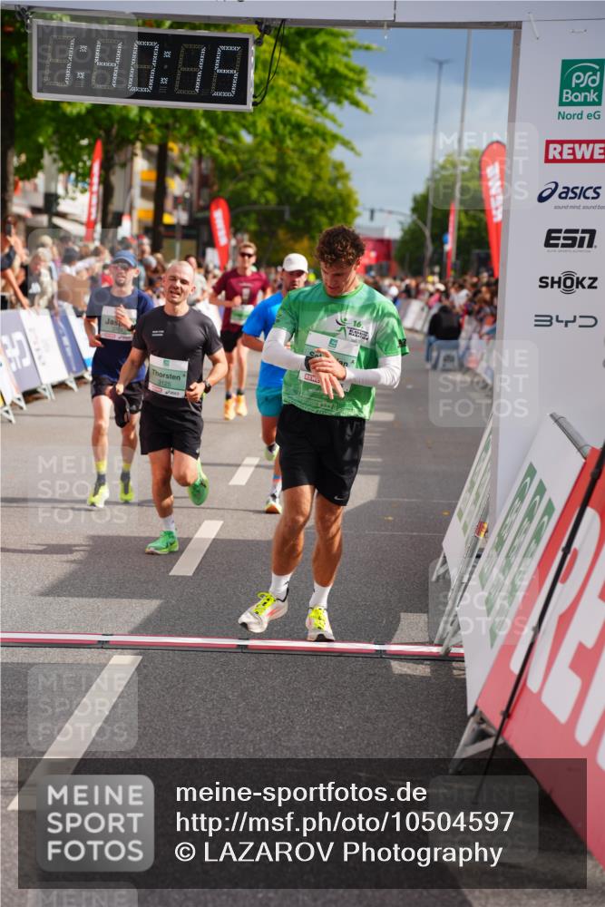 20.09.2026 - PSD Bank Halbmarathon LAZAROV Photography http://msf.ph/oto/10504597 20.09.2026 11:40:15 Ziel 1466, 3125, 3605, 3769, 3888, 4313, 4506, 4672, 4697, 4706 meine-sportfotos.de