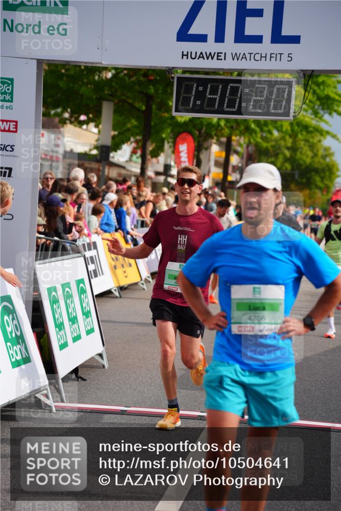 20.09.2026 - PSD Bank Halbmarathon LAZAROV Photography http://msf.ph/oto/10504641 20.09.2026 11:40:19 Ziel 1466, 2046, 3125, 3544, 3767, 3769, 3888, 4506, 4672, 4706 meine-sportfotos.de