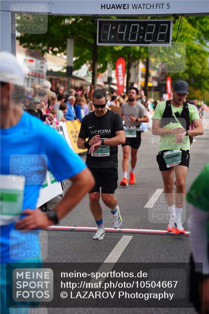 20.09.2026 - PSD Bank Halbmarathon LAZAROV Photography http://msf.ph/oto/10504667 20.09.2026 11:40:22 Ziel 1466, 2046, 3125, 3544, 3767, 3769, 3888, 4091, 4672, 4706 meine-sportfotos.de