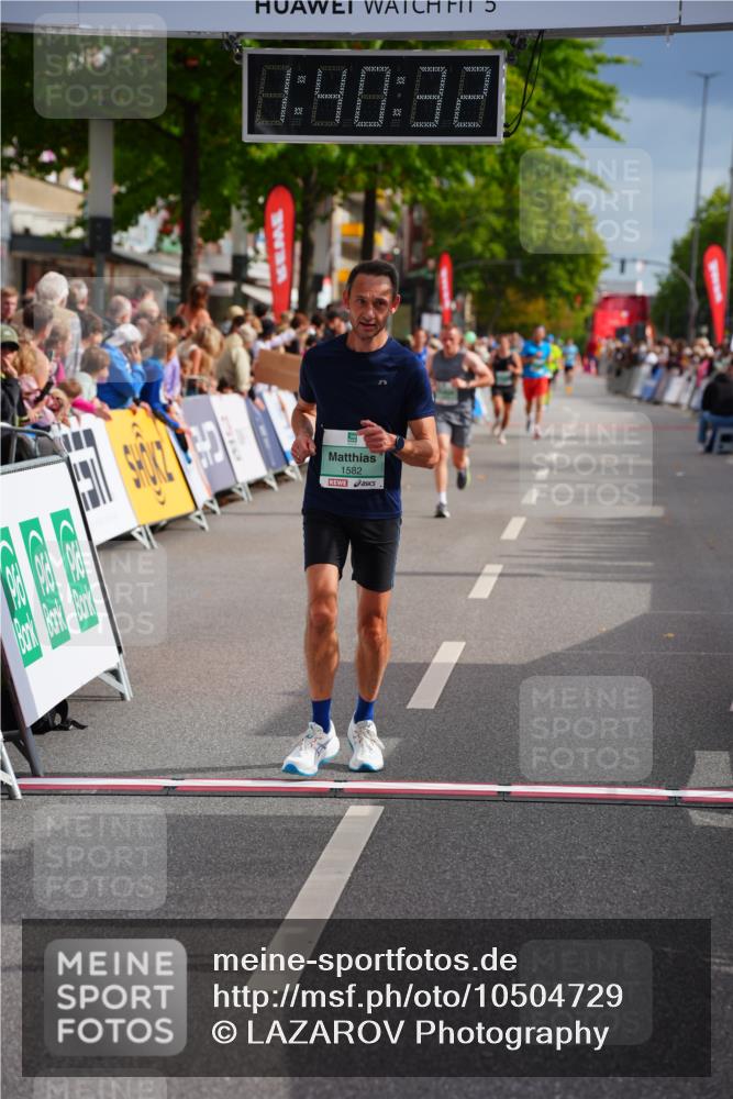 20.09.2026 - PSD Bank Halbmarathon LAZAROV Photography http://msf.ph/oto/10504729 20.09.2026 11:40:32 Ziel 1582, 2657, 4091 meine-sportfotos.de