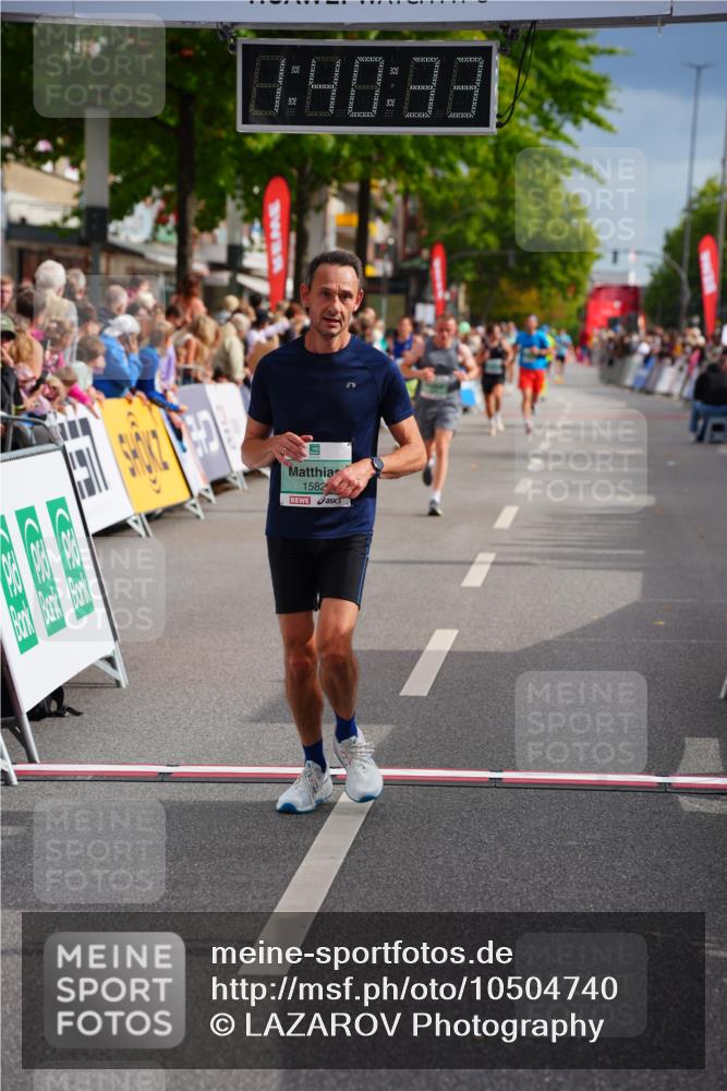 20.09.2026 - PSD Bank Halbmarathon LAZAROV Photography http://msf.ph/oto/10504740 20.09.2026 11:40:32 Ziel 1582, 2657, 4091 meine-sportfotos.de