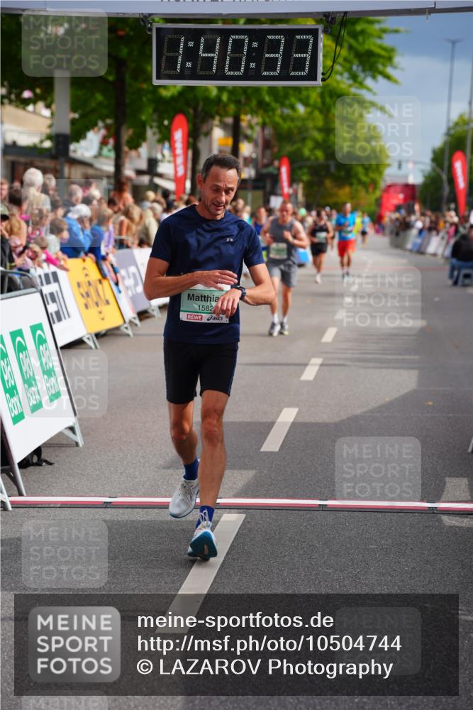 20.09.2026 - PSD Bank Halbmarathon LAZAROV Photography http://msf.ph/oto/10504744 20.09.2026 11:40:33 Ziel 1582, 2657, 4275 meine-sportfotos.de
