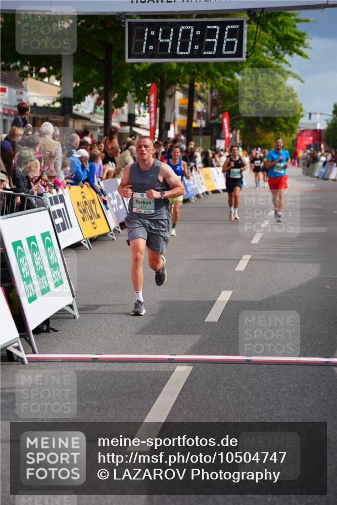 20.09.2026 - PSD Bank Halbmarathon LAZAROV Photography http://msf.ph/oto/10504747 20.09.2026 11:40:36 Ziel 1582, 2657, 3004, 4275, 4440 meine-sportfotos.de