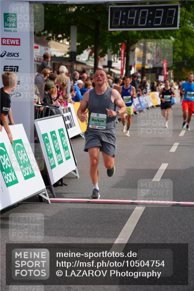 20.09.2026 - PSD Bank Halbmarathon LAZAROV Photography http://msf.ph/oto/10504754 20.09.2026 11:40:36 Ziel 1582, 2657, 3004, 4275, 4440 meine-sportfotos.de