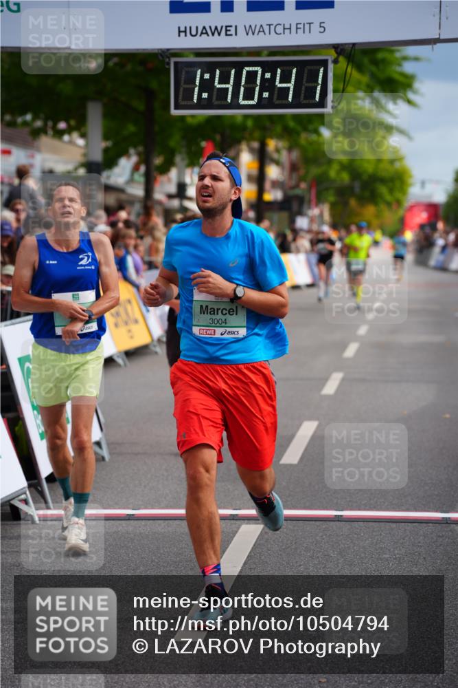 20.09.2026 - PSD Bank Halbmarathon LAZAROV Photography http://msf.ph/oto/10504794 20.09.2026 11:40:41 Ziel 2496, 3004, 4275, 4440 meine-sportfotos.de
