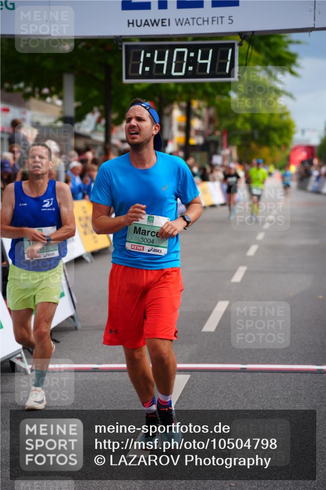 20.09.2026 - PSD Bank Halbmarathon LAZAROV Photography http://msf.ph/oto/10504798 20.09.2026 11:40:41 Ziel 2496, 3004, 4275, 4440 meine-sportfotos.de