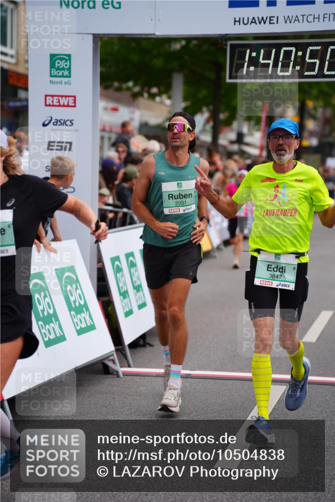 20.09.2026 - PSD Bank Halbmarathon LAZAROV Photography http://msf.ph/oto/10504838 20.09.2026 11:40:49 Ziel 2496, 2931, 3529, 3764, 3847 meine-sportfotos.de