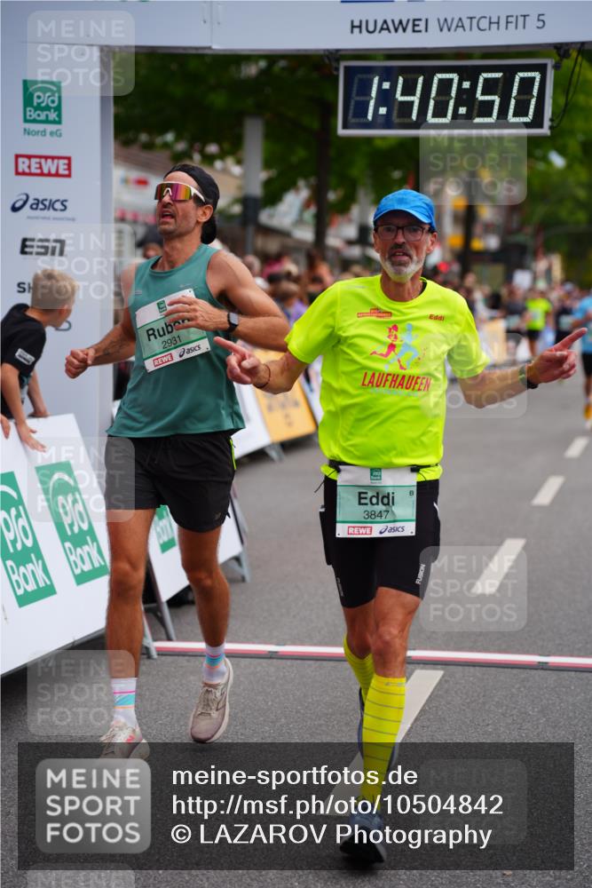 20.09.2026 - PSD Bank Halbmarathon LAZAROV Photography http://msf.ph/oto/10504842 20.09.2026 11:40:50 Ziel 2496, 2822, 2931, 3529, 3764, 3847 meine-sportfotos.de