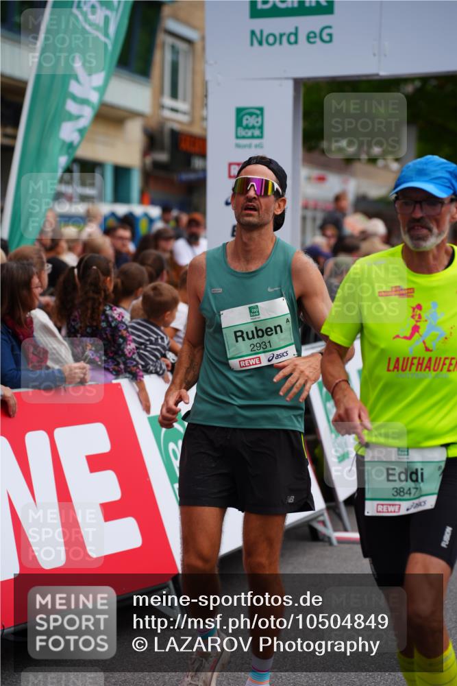 20.09.2026 - PSD Bank Halbmarathon LAZAROV Photography http://msf.ph/oto/10504849 20.09.2026 11:40:50 Ziel 2496, 2822, 2931, 3529, 3764, 3847 meine-sportfotos.de