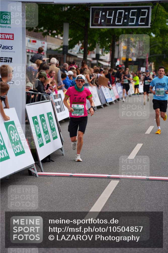 20.09.2026 - PSD Bank Halbmarathon LAZAROV Photography http://msf.ph/oto/10504857 20.09.2026 11:40:52 Ziel 2822, 2931, 3529, 3764, 3847 meine-sportfotos.de
