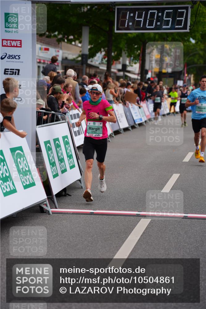 20.09.2026 - PSD Bank Halbmarathon LAZAROV Photography http://msf.ph/oto/10504861 20.09.2026 11:40:52 Ziel 2822, 2931, 3529, 3764, 3847 meine-sportfotos.de