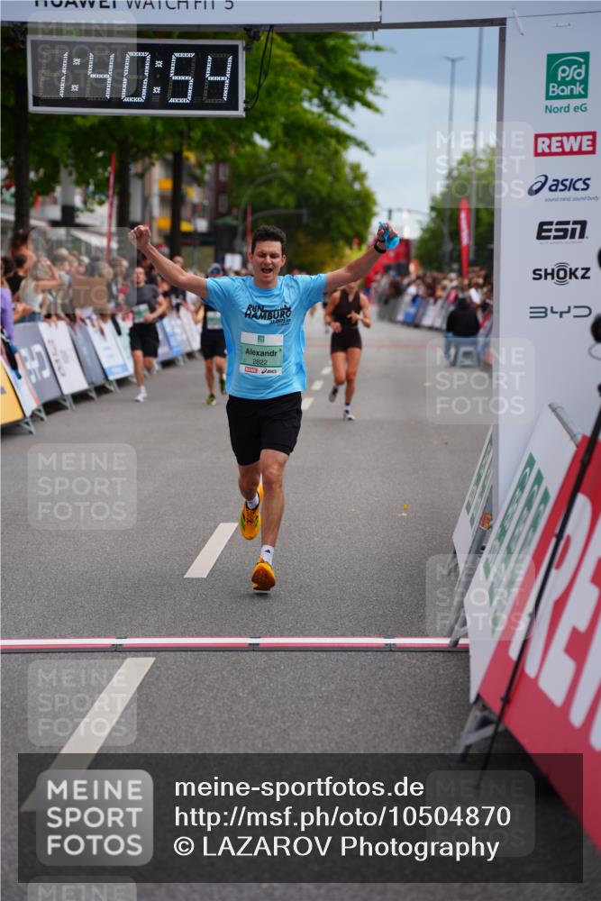 20.09.2026 - PSD Bank Halbmarathon LAZAROV Photography http://msf.ph/oto/10504870 20.09.2026 11:40:53 Ziel 2822, 2931, 3529, 3764, 3847 meine-sportfotos.de