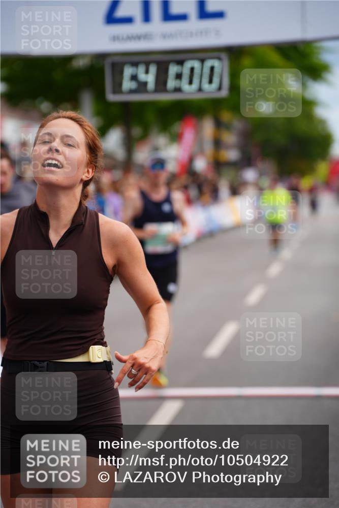 20.09.2026 - PSD Bank Halbmarathon LAZAROV Photography http://msf.ph/oto/10504922 20.09.2026 11:40:59 Ziel 2227, 2474, 2506, 2822, 3764 meine-sportfotos.de