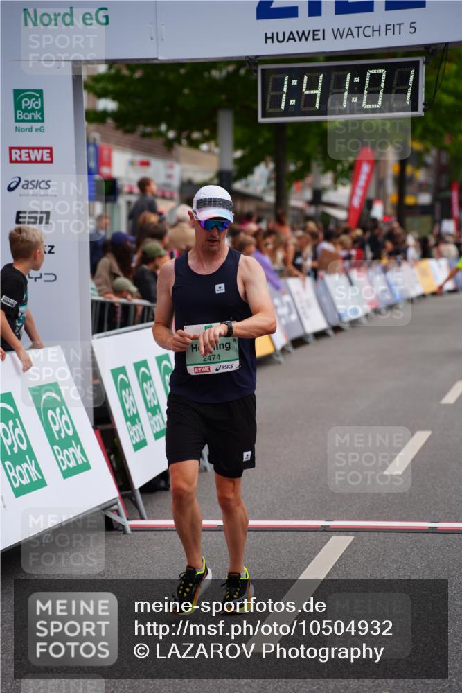 20.09.2026 - PSD Bank Halbmarathon LAZAROV Photography http://msf.ph/oto/10504932 20.09.2026 11:41:00 Ziel 2227, 2474, 2506, 2822, 3764 meine-sportfotos.de