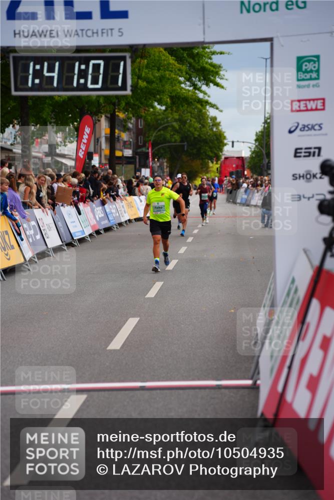 20.09.2026 - PSD Bank Halbmarathon LAZAROV Photography http://msf.ph/oto/10504935 20.09.2026 11:41:01 Ziel 2227, 2474, 2506, 2822, 2829, 3764 meine-sportfotos.de