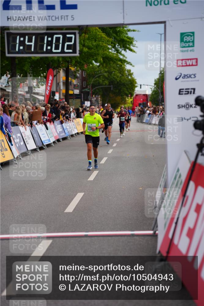 20.09.2026 - PSD Bank Halbmarathon LAZAROV Photography http://msf.ph/oto/10504943 20.09.2026 11:41:02 Ziel 2227, 2474, 2506, 2822, 2829 meine-sportfotos.de