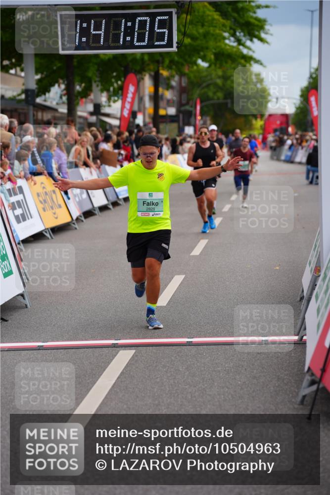 20.09.2026 - PSD Bank Halbmarathon LAZAROV Photography http://msf.ph/oto/10504963 20.09.2026 11:41:05 Ziel 2227, 2474, 2506, 2829, 4482 meine-sportfotos.de