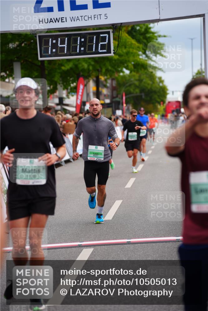 20.09.2026 - PSD Bank Halbmarathon LAZAROV Photography http://msf.ph/oto/10505013 20.09.2026 11:41:12 Ziel 1128, 1394, 2829, 2842, 4000, 4482, 4681 meine-sportfotos.de