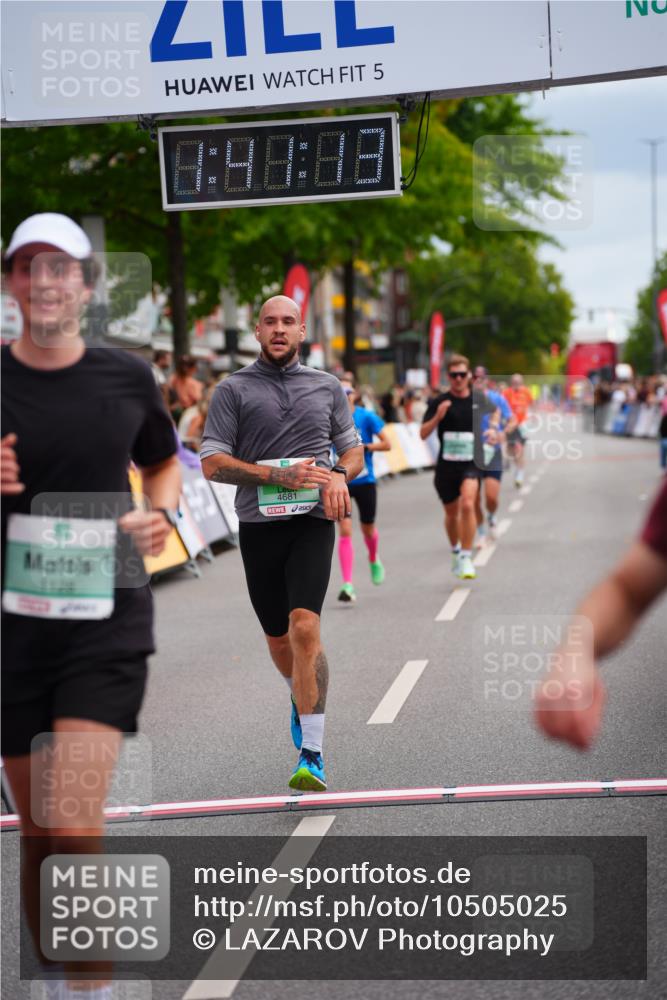 20.09.2026 - PSD Bank Halbmarathon LAZAROV Photography http://msf.ph/oto/10505025 20.09.2026 11:41:12 Ziel 1128, 1394, 2829, 2842, 4000, 4482, 4681 meine-sportfotos.de