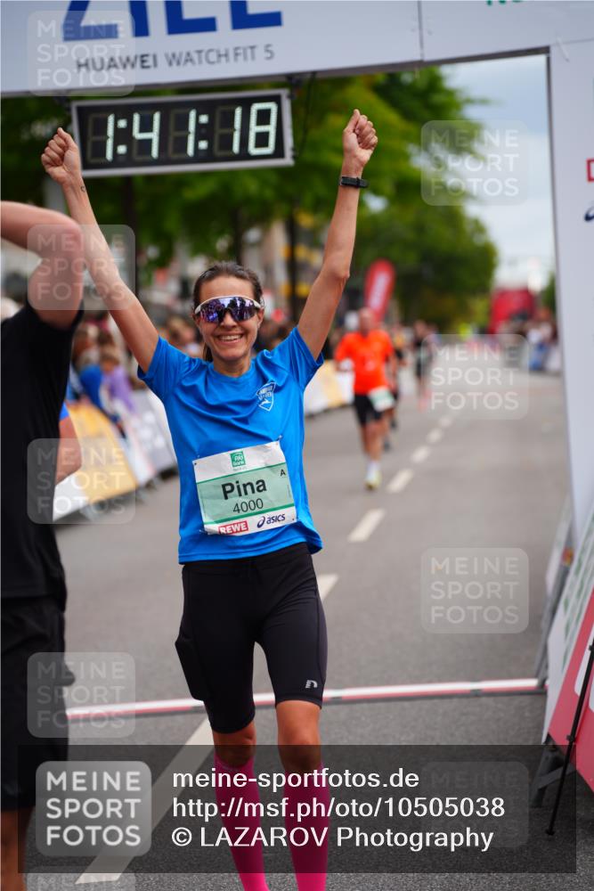 20.09.2026 - PSD Bank Halbmarathon LAZAROV Photography http://msf.ph/oto/10505038 20.09.2026 11:41:18 Ziel 1128, 1394, 1953, 2842, 4000, 4418, 4681 meine-sportfotos.de