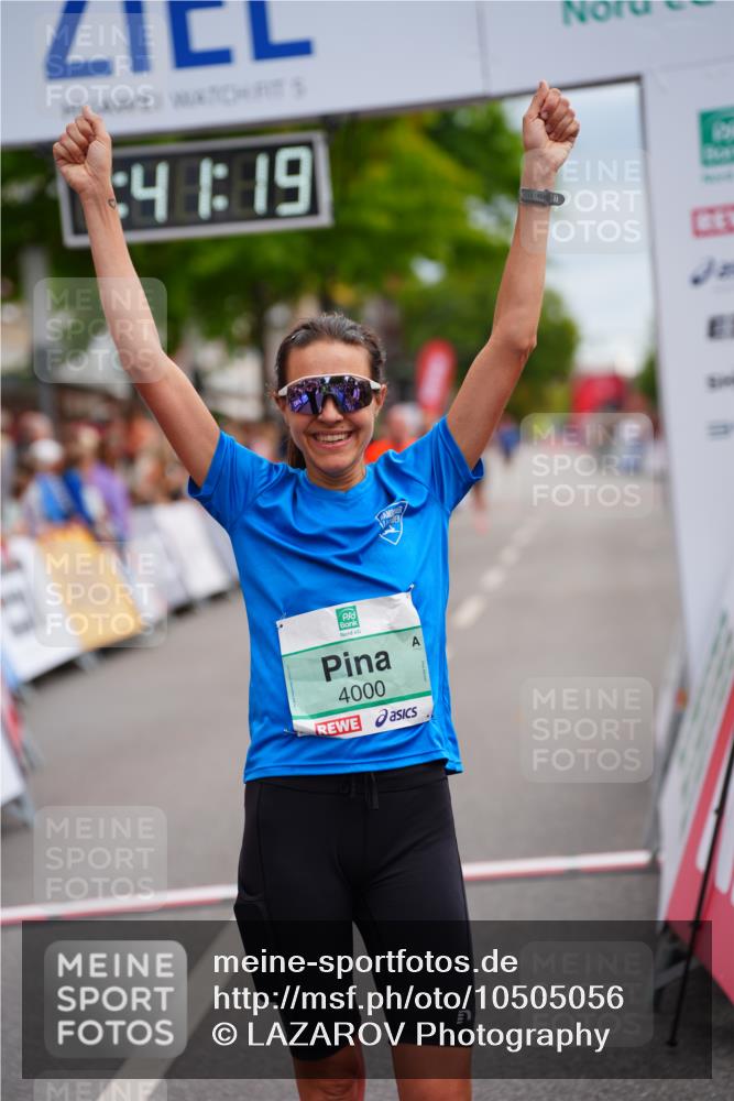 20.09.2026 - PSD Bank Halbmarathon LAZAROV Photography http://msf.ph/oto/10505056 20.09.2026 11:41:19 Ziel 1953, 2842, 4000, 4418, 4681 meine-sportfotos.de