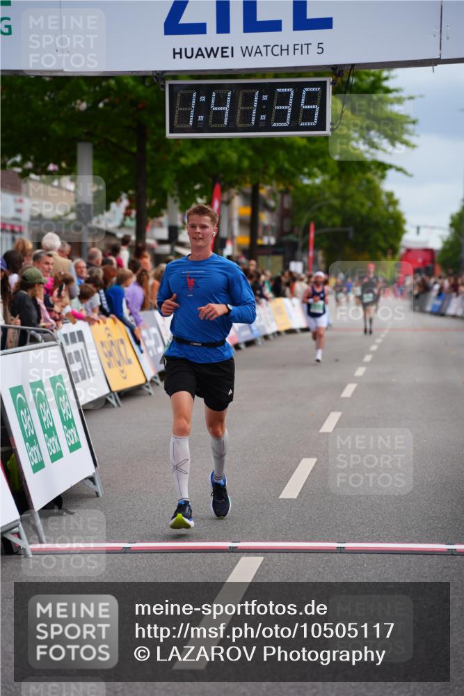 20.09.2026 - PSD Bank Halbmarathon LAZAROV Photography http://msf.ph/oto/10505117 20.09.2026 11:41:35 Ziel 2196, 3306 meine-sportfotos.de