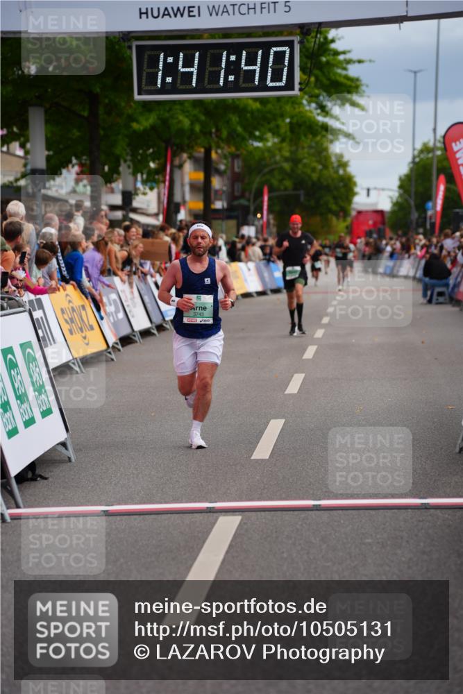 20.09.2026 - PSD Bank Halbmarathon LAZAROV Photography http://msf.ph/oto/10505131 20.09.2026 11:41:40 Ziel 3306, 3743, 4012 meine-sportfotos.de