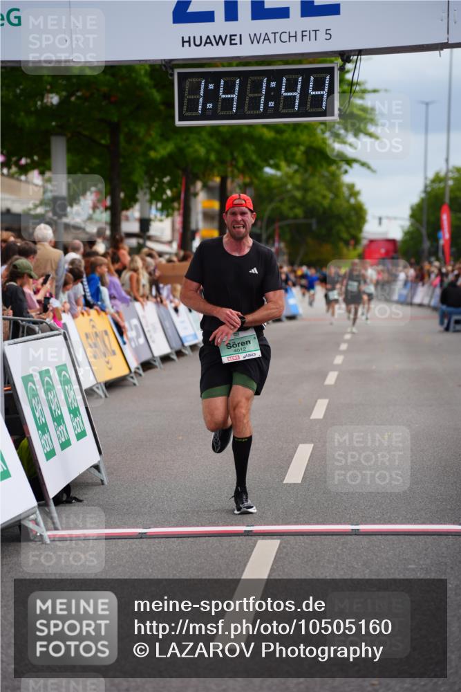 20.09.2026 - PSD Bank Halbmarathon LAZAROV Photography http://msf.ph/oto/10505160 20.09.2026 11:41:44 Ziel 3743, 4012 meine-sportfotos.de
